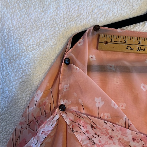 Tickled Pink Floral Shawl NWT - Picture 5 of 6